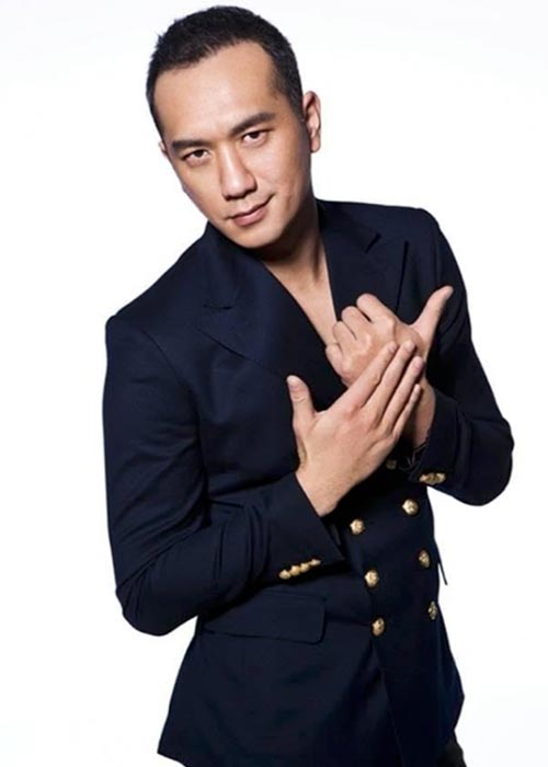 Jue Huang
